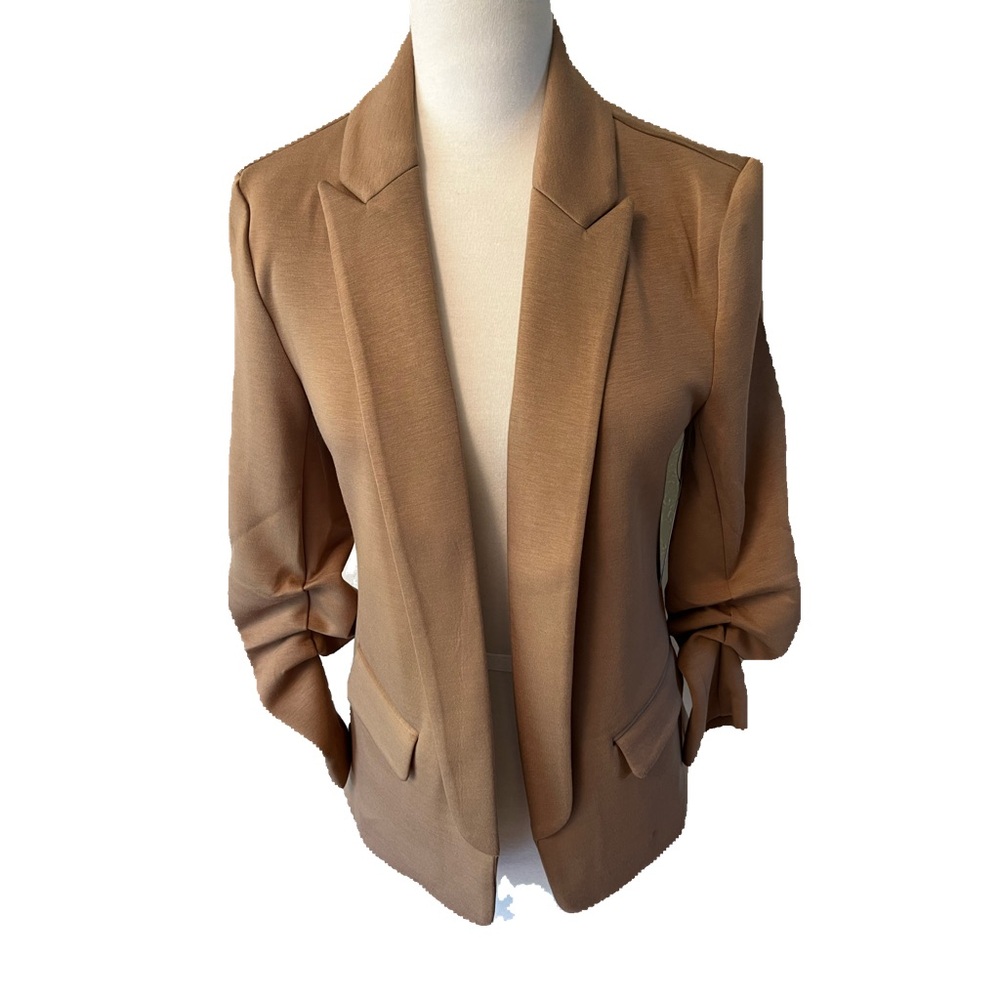 CAMEL COLORED BLAZER WITH SCRUCHY SLEEVES SIZE XS 0-2 NWT VERY SOFT CC14